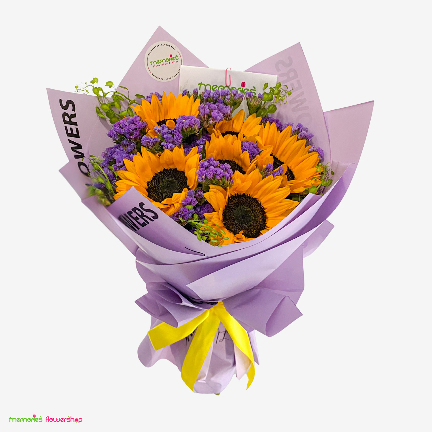 Ramo "Chiquitita": un alegre arreglo floral con girasoles, estatis, solidago y follaje. Ramo "Chiquitita" con girasoles, estatis, solidago y follaje