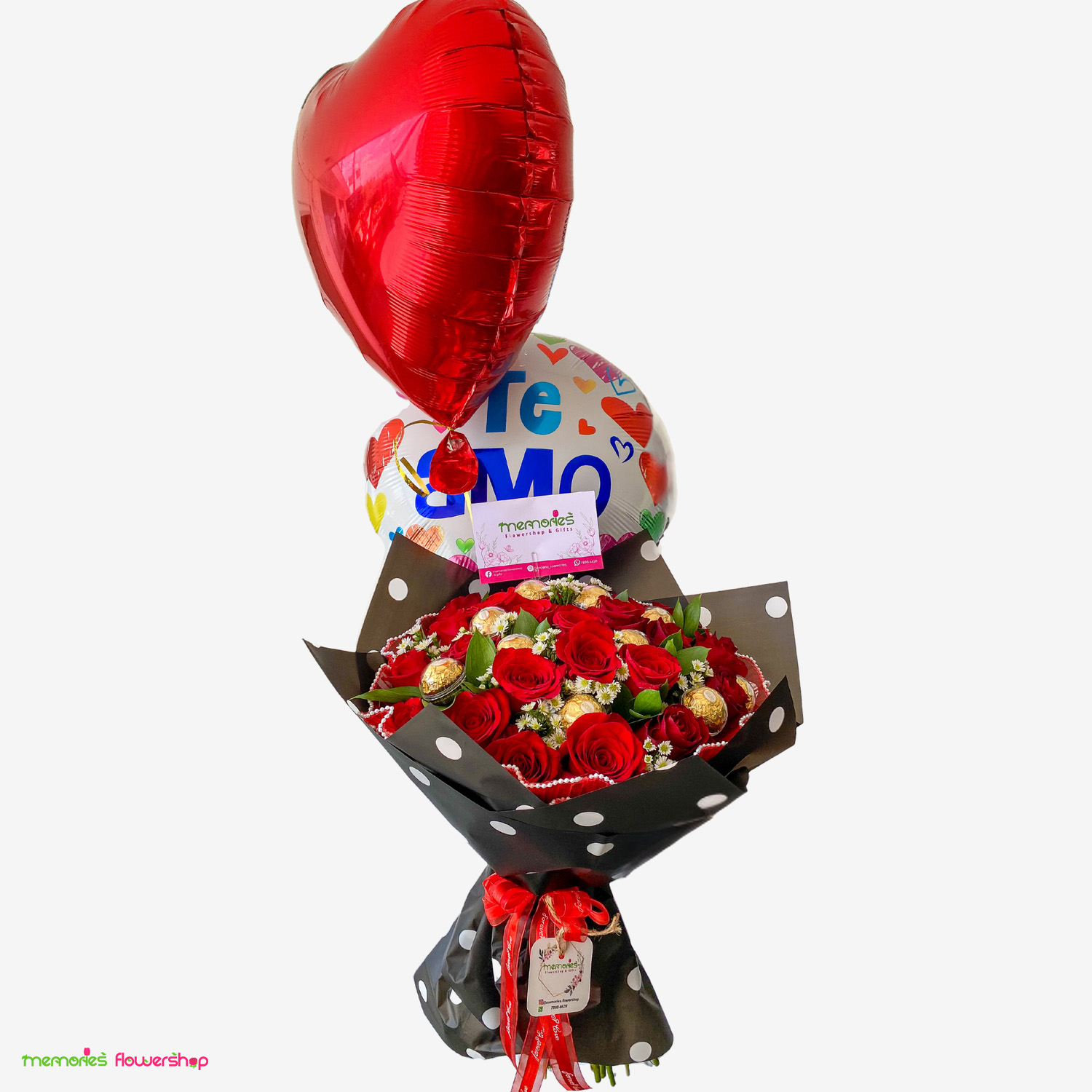 Ramo La Patrona: Elegante arreglo floral con rosas ecuatorianas, chocolates Ferrero Rocher y globos decorativos Ramo La Patrona con rosas ecuatorianas, chocolates Ferrero Rocher y globos decorativos