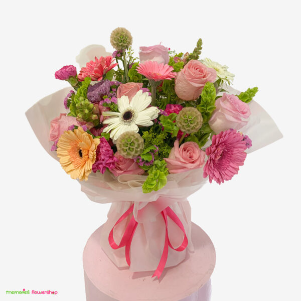 Ramo "Mi Vida Eres Tú" – Hermoso ramo primaveral con flores de Ecuador y base de oasis, estilo coreano