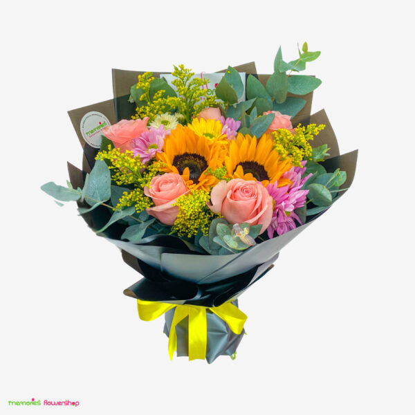 Ramo "Para Ti" con rosas rosadas de Ecuador, girasoles, solidago, baby breath, eucalipto y flores de complemento