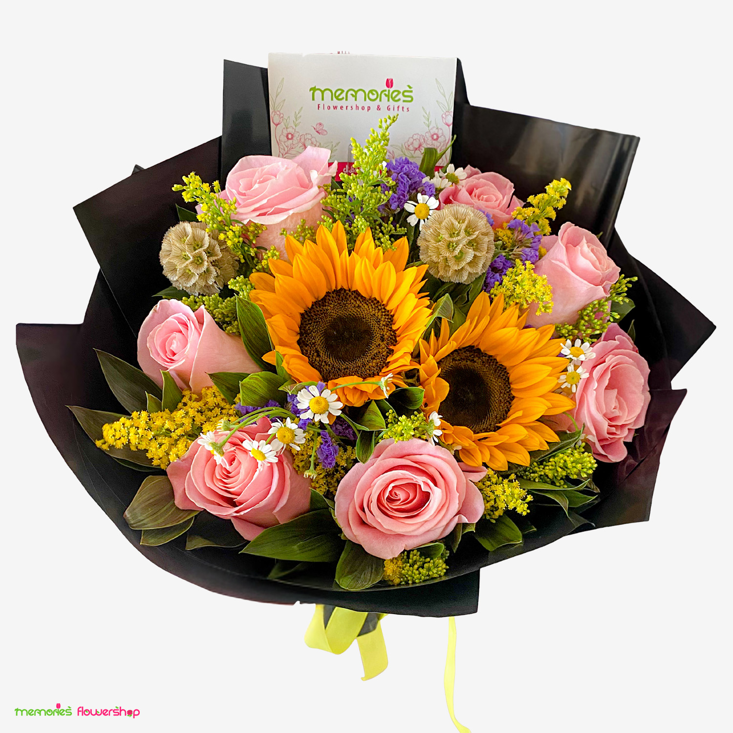 BESO EN FLOR MIXTO: Un ramo lleno de personalidad que combina la elegancia de las rosas, la textura única de las scabiosas y la alegría radiante de los girasoles. Ramo BESO EN FLOR MIXTO - Mezcla de rosas, scabiosas y girasoles - Ramo surtido El Salvador